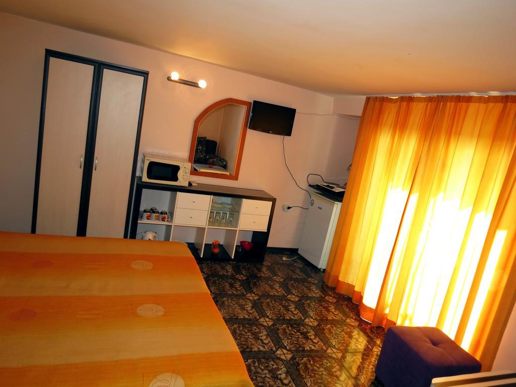 Family Hotel Lebed Nesebar Exterior foto
